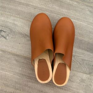 Doen Cognac Leather Slip-On Clogs